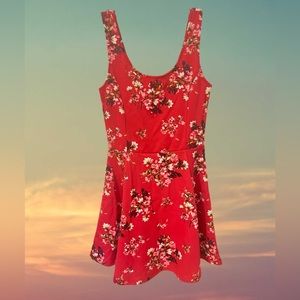 Summer or vacation floral dress in size US 6 (small)
